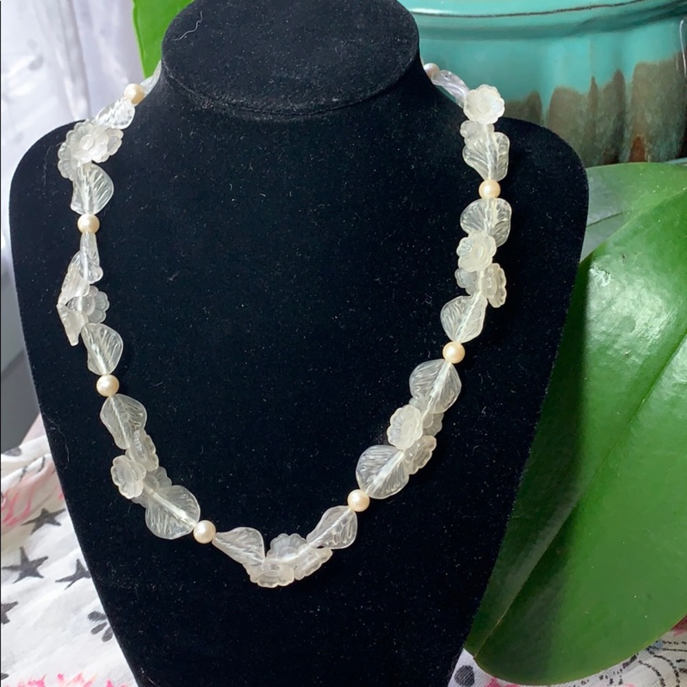 Vintage Botanical Motif Necklace